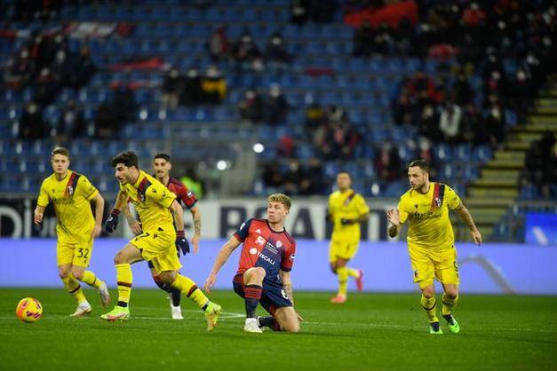 奥格斯堡战胜对手，球队脱离保级危机