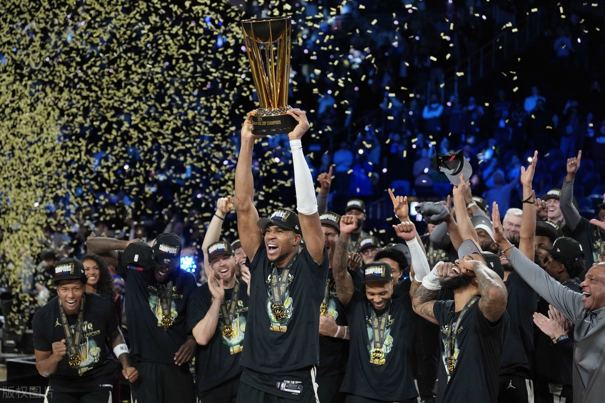 包含篮球明星大战：詹姆斯VS字母哥，谁更胜一筹？的词条