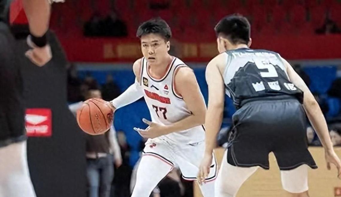 吉林男篮在比赛中表现出勇气，闯过难关的简单介绍