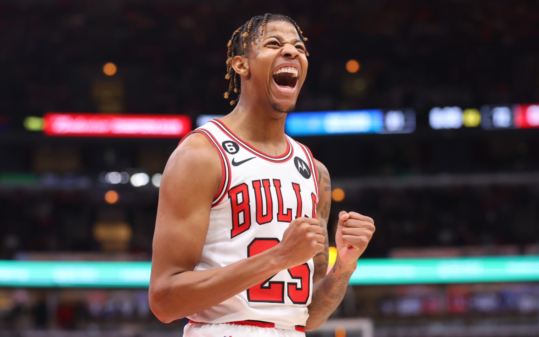 包含巴特勒迎来十赛季高光表现，美国队球迷沸腾！的词条