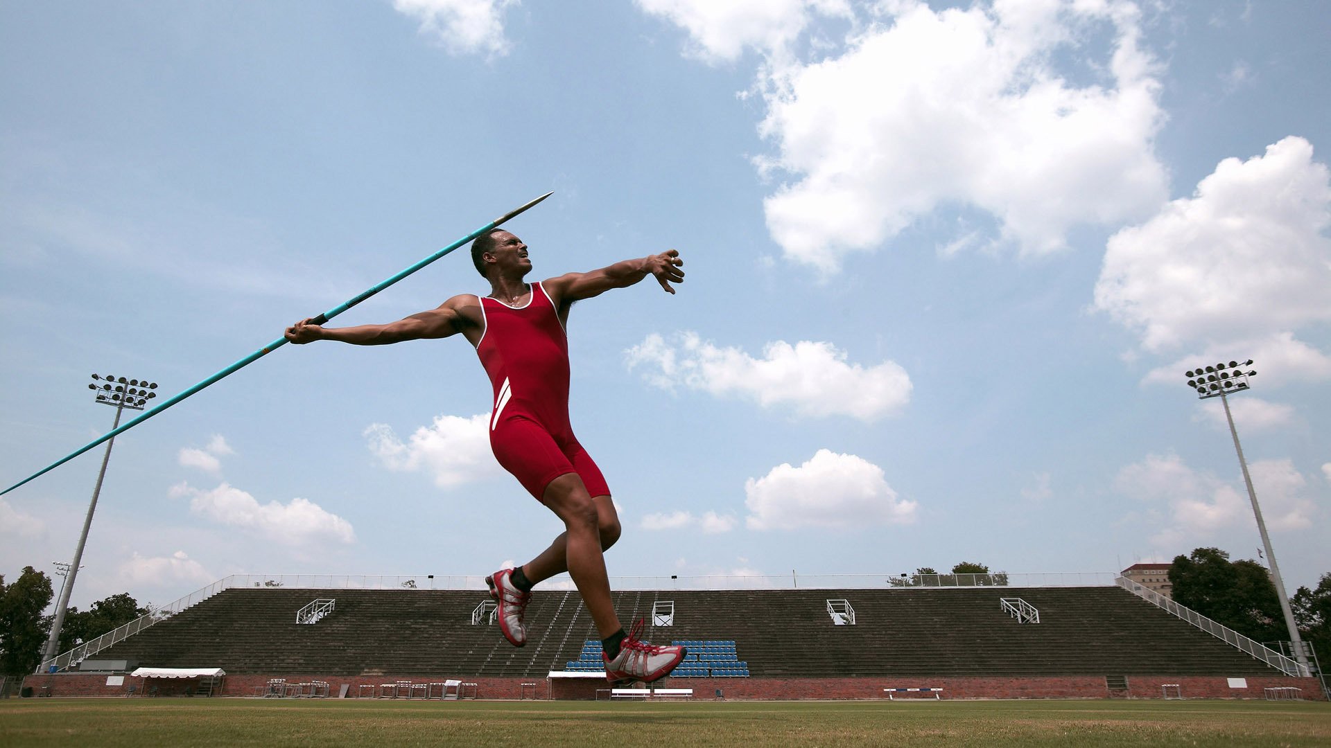 费德勒在加拿大队比赛中出色防守，刷新纪录引发热议！上演精彩一战