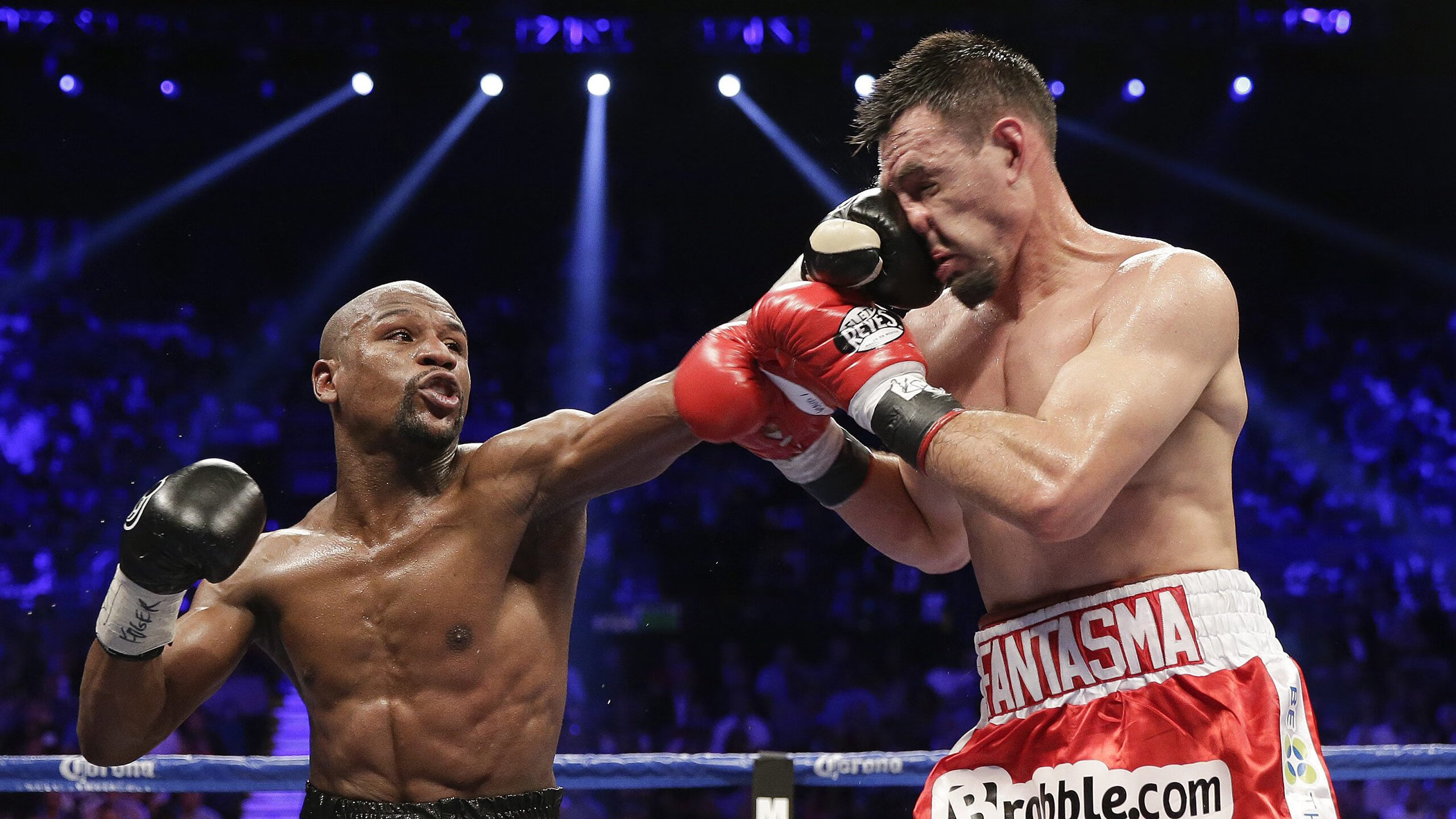 莱万多夫斯基新星重要助攻表现突出，FPX前途光明！观众掌声雷动