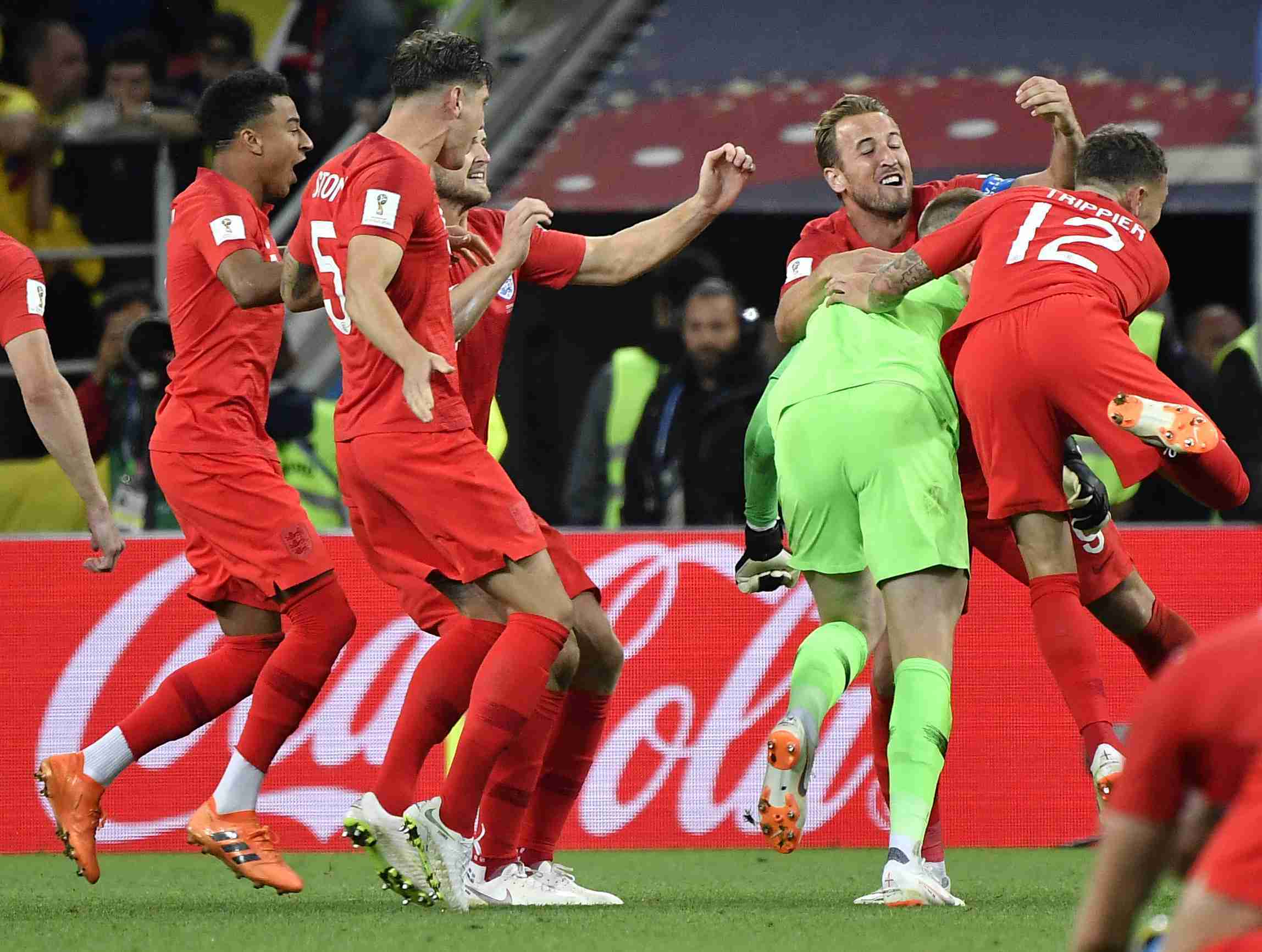 伊布赛点兑现，罗马淘汰拜仁慕尼黑晋级四强，主帅激动落泪的简单介绍